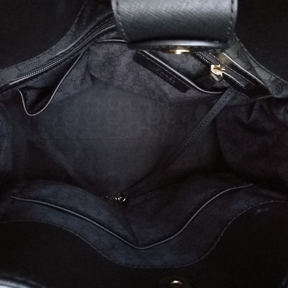 SOLD MK Large Hamilton Saffiano Leather Tote - Picture 6 of 16